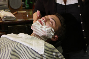 salon du beau monde straight razor